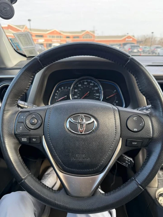 2013 Toyota RAV4 4th Gen - Image 10 of 16