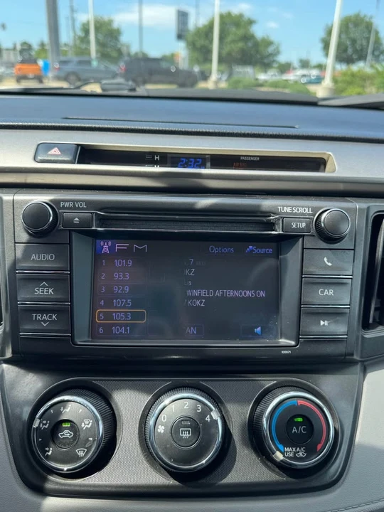 2013 Toyota RAV4 4th Gen - Image 10 of 13