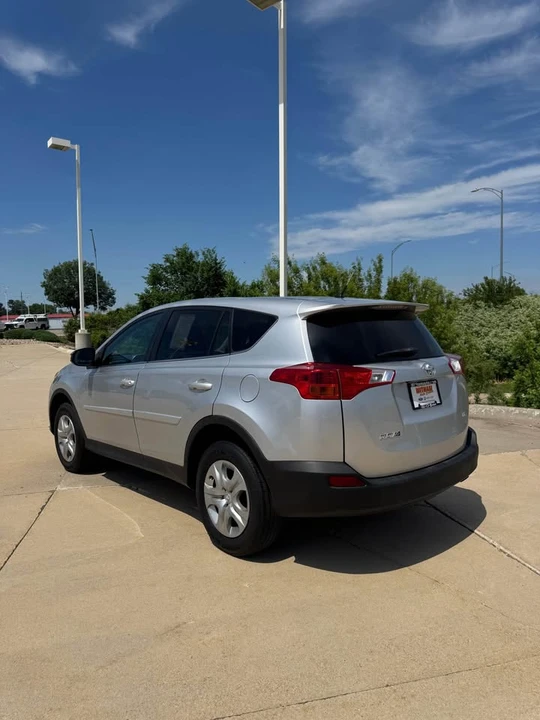 2013 Toyota RAV4 4th Gen - Image 3 of 13