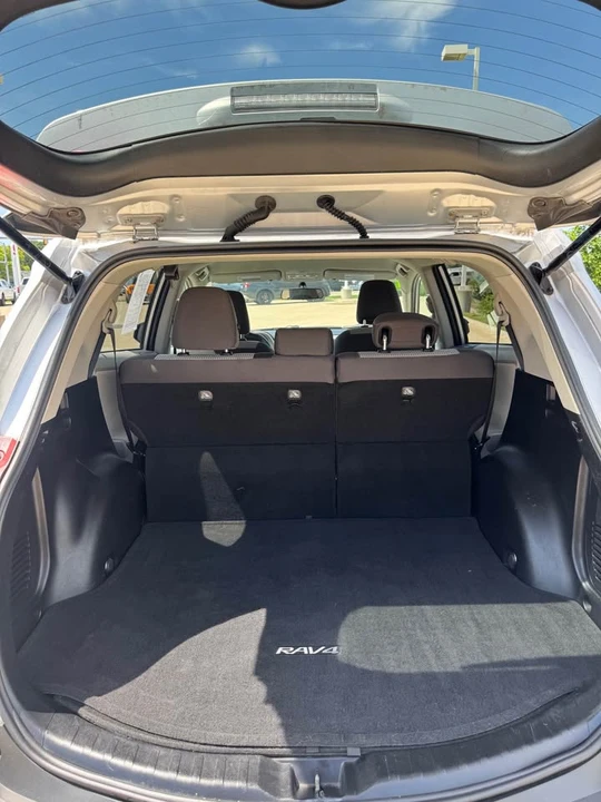 2013 Toyota RAV4 4th Gen - Image 4 of 13