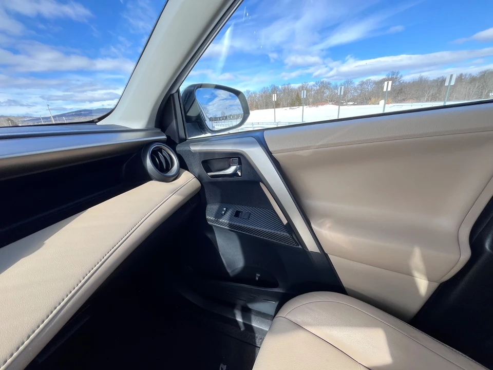 2013 Toyota RAV4 4th Gen - Image 15 of 18