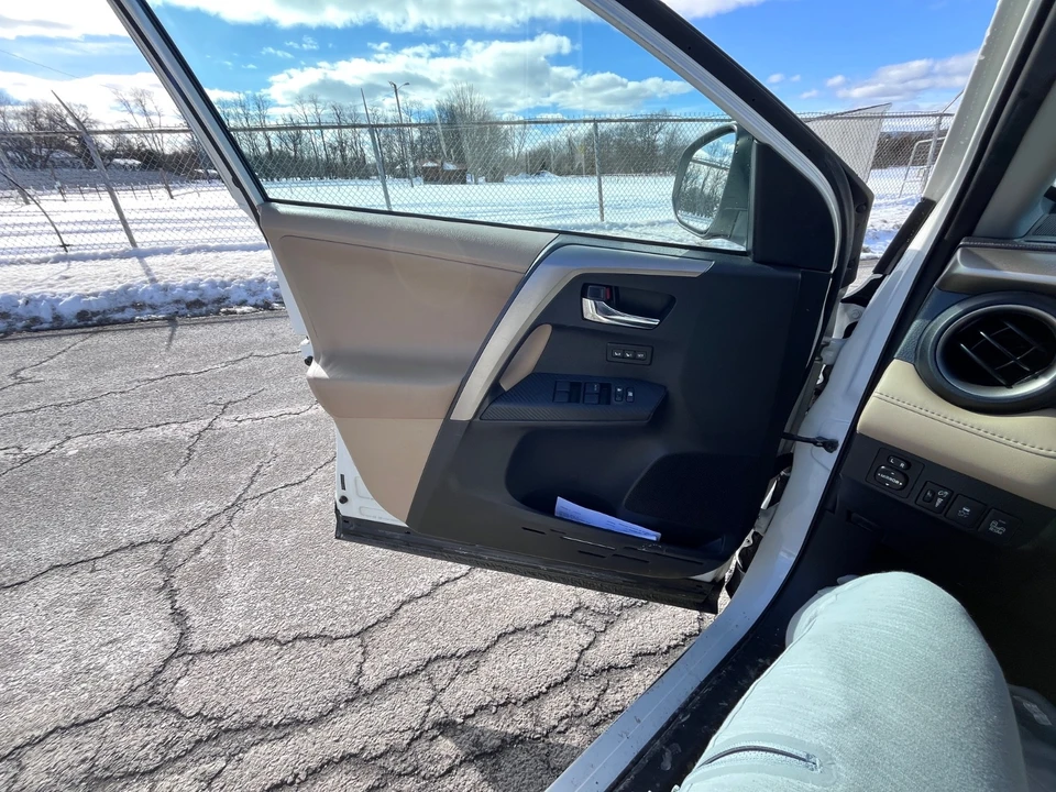 2013 Toyota RAV4 4th Gen - Image 16 of 18