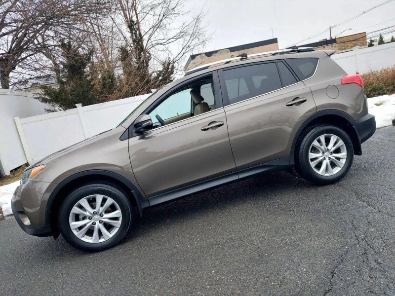2013 Toyota RAV4 4th Gen - Image 9 of 12