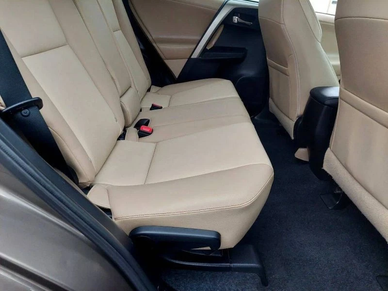 2013 Toyota RAV4 4th Gen - Image 6 of 12
