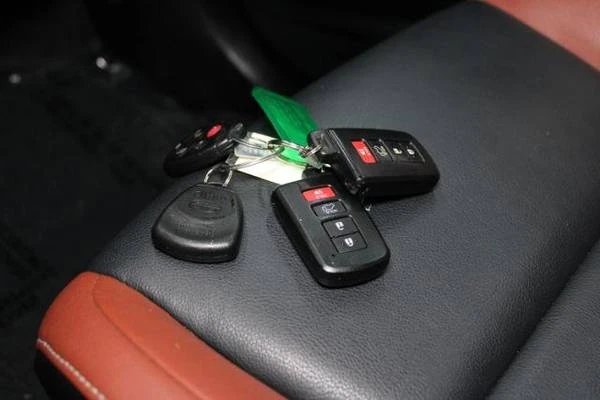 2013 Toyota RAV4 4th Gen - Image 14 of 21