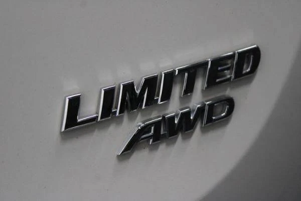 2013 Toyota RAV4 4th Gen - Image 8 of 21