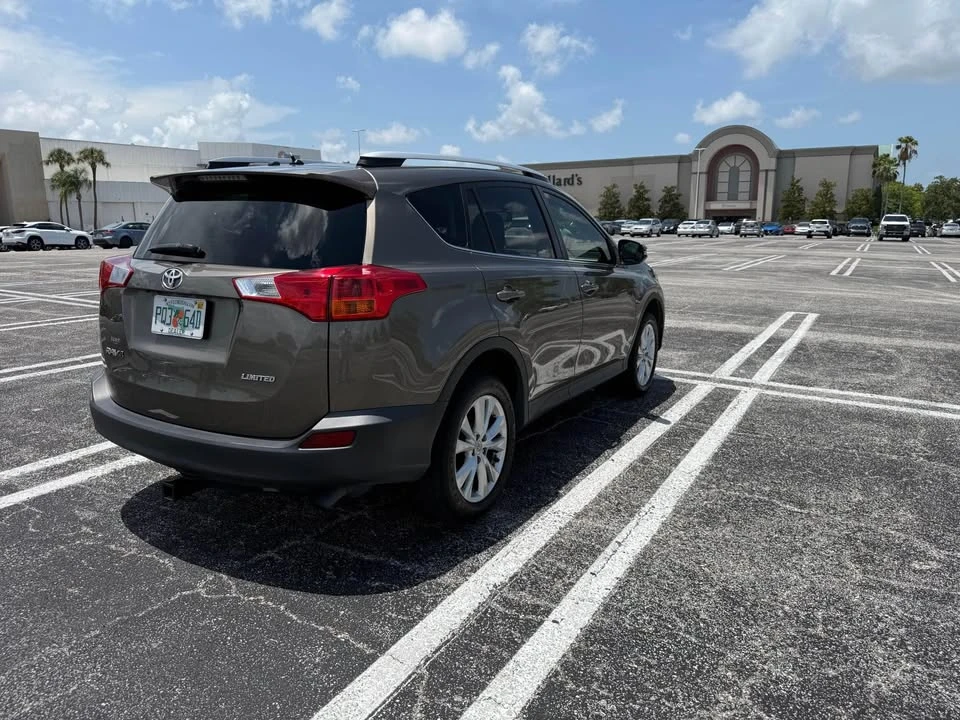 2013 Toyota RAV4 4th Gen - Image 3 of 18