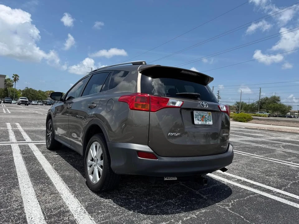 2013 Toyota RAV4 4th Gen - Image 5 of 18