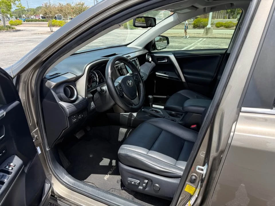 2013 Toyota RAV4 4th Gen - Image 11 of 18