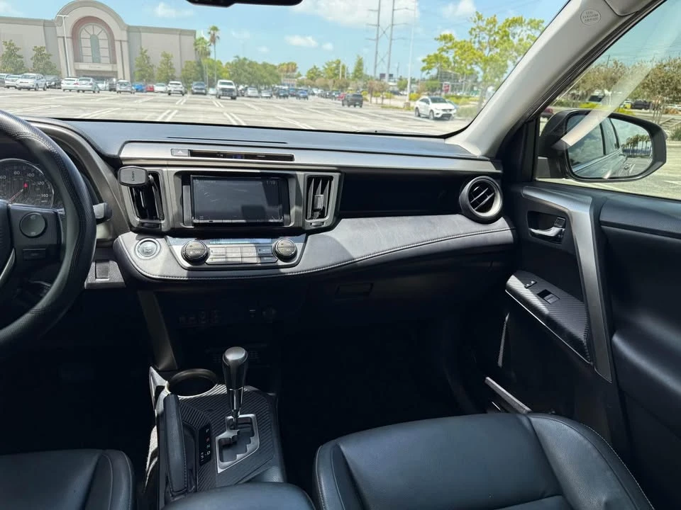 2013 Toyota RAV4 4th Gen - Image 15 of 18