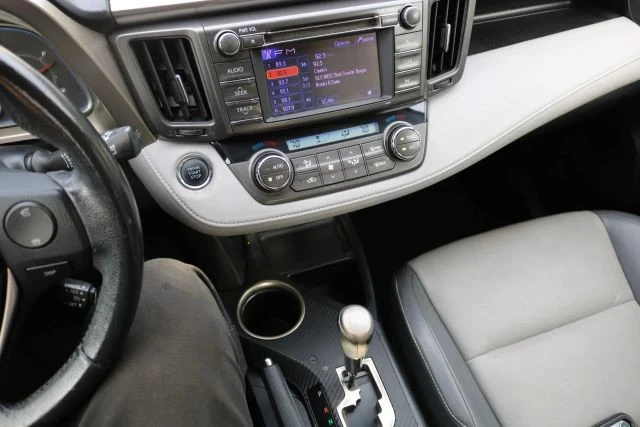 2013 Toyota RAV4 4th Gen - Image 16 of 17