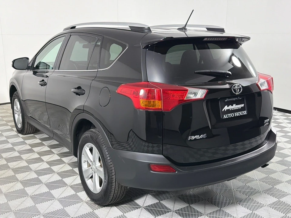 2013 Toyota RAV4 4th Gen - Image 7 of 12