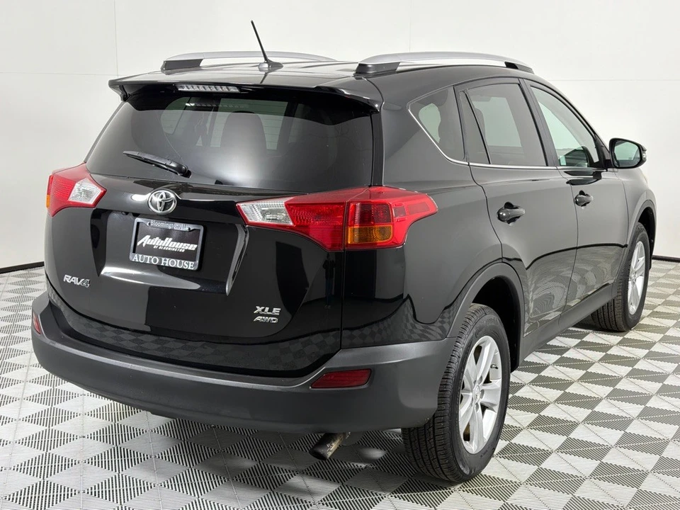 2013 Toyota RAV4 4th Gen - Image 5 of 12