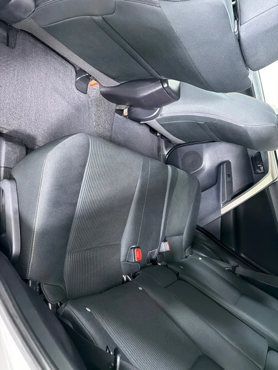 2013 Toyota RAV4 4th Gen - Image 18 of 21