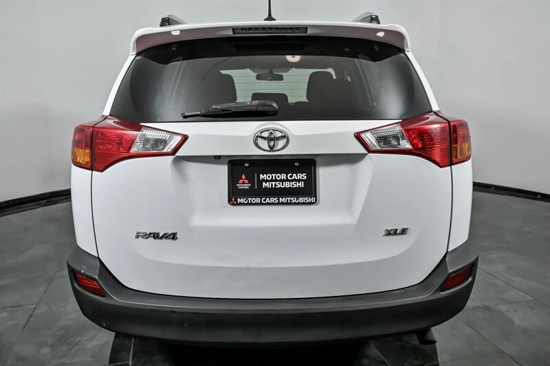 2013 Toyota RAV4 4th Gen - Image 9 of 21