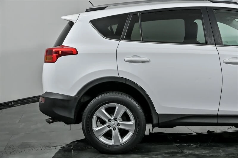 2013 Toyota RAV4 4th Gen - Image 11 of 21