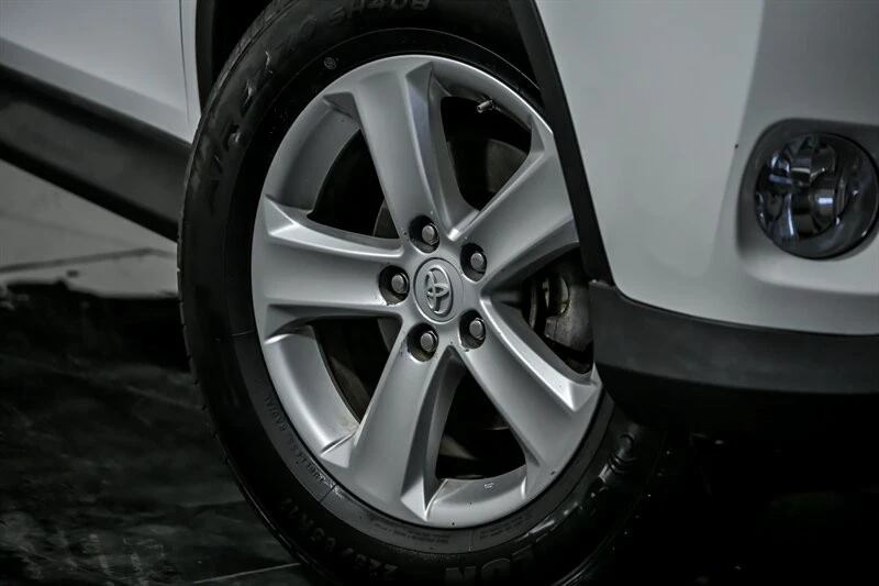 2013 Toyota RAV4 4th Gen - Image 3 of 21