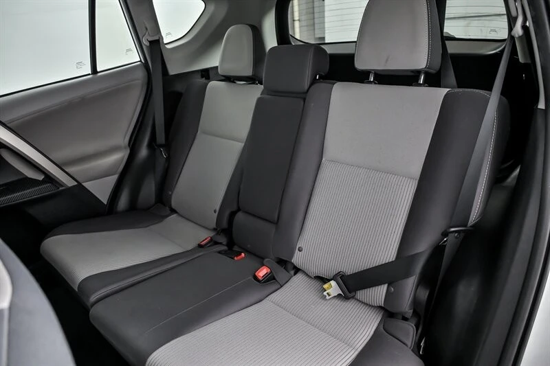 2013 Toyota RAV4 4th Gen - Image 19 of 21