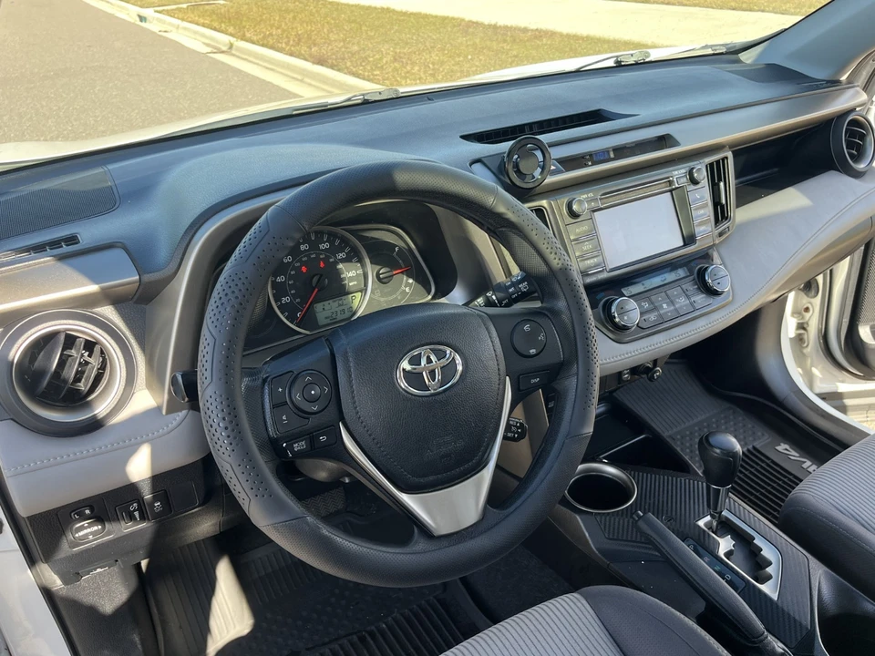 2013 Toyota RAV4 4th Gen - Image 16 of 21