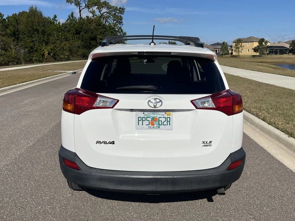 2013 Toyota RAV4 4th Gen - Image 7 of 21
