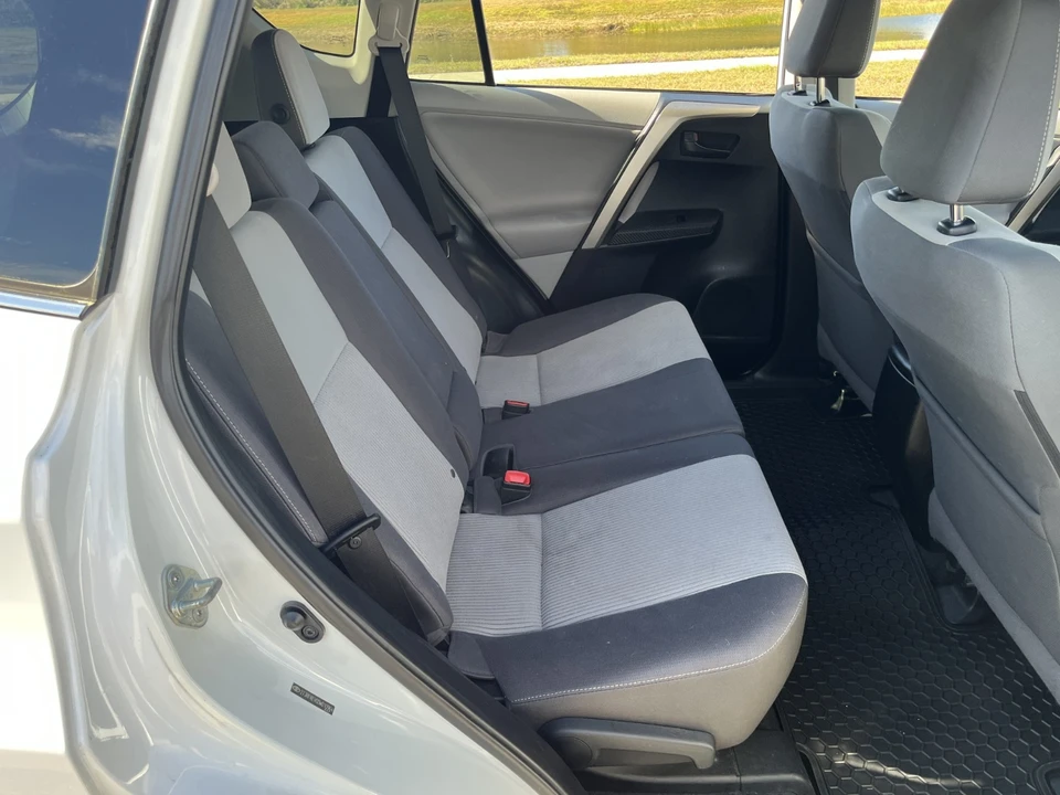 2013 Toyota RAV4 4th Gen - Image 15 of 21