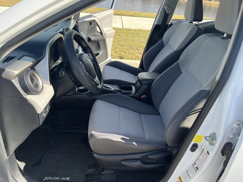 2013 Toyota RAV4 4th Gen - Image 12 of 21