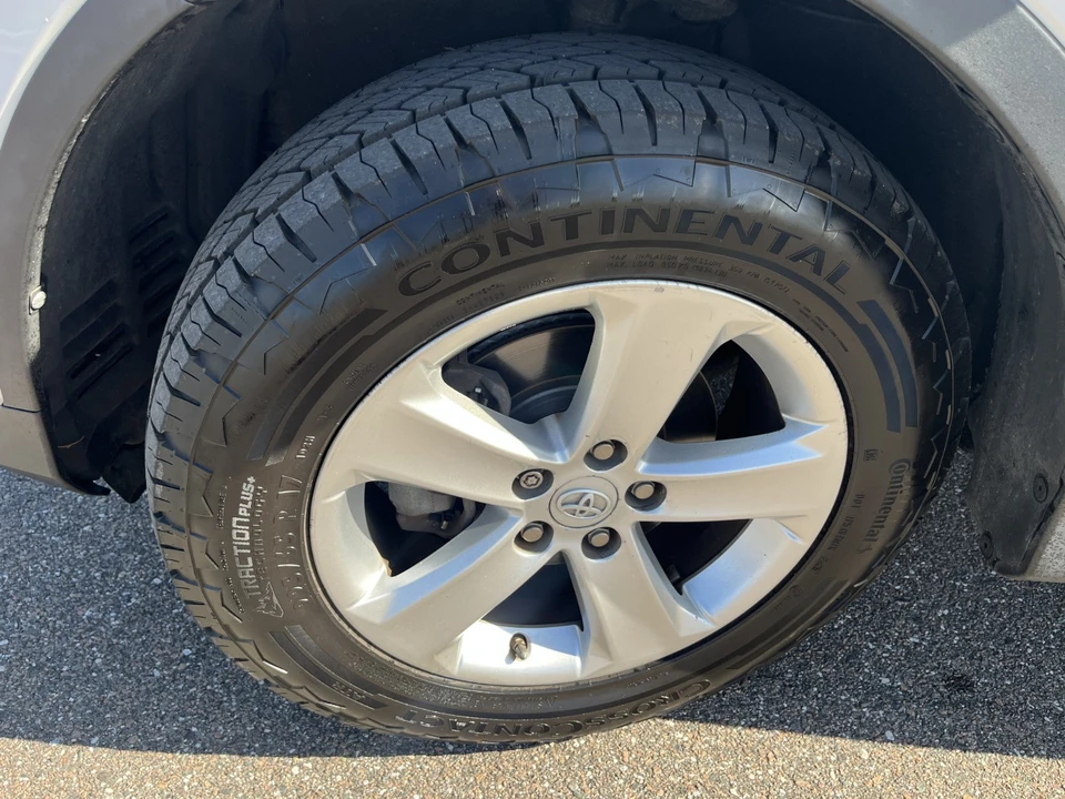 2013 Toyota RAV4 4th Gen - Image 11 of 21