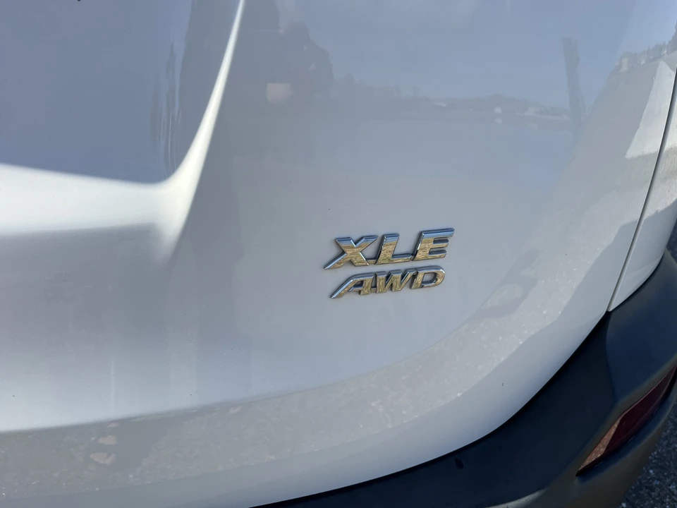 2013 Toyota RAV4 4th Gen - Image 19 of 21