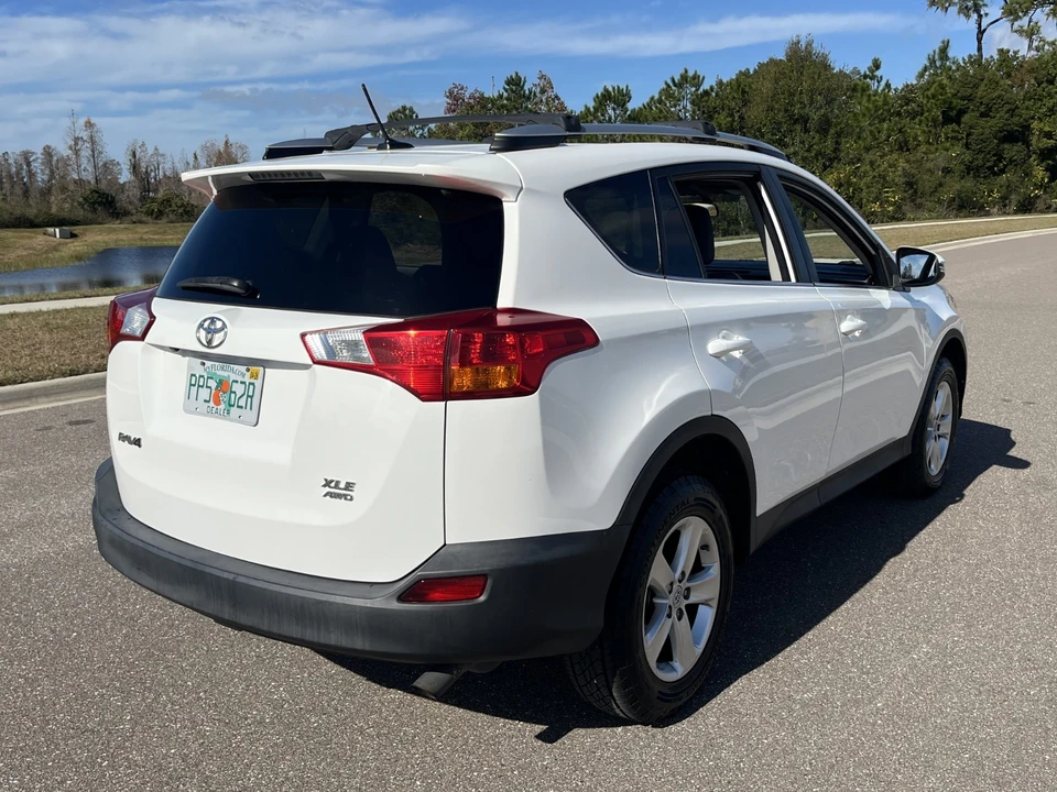 2013 Toyota RAV4 4th Gen - Image 9 of 21