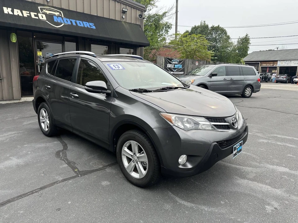 2013 Toyota RAV4 4th Gen - Image 9 of 21