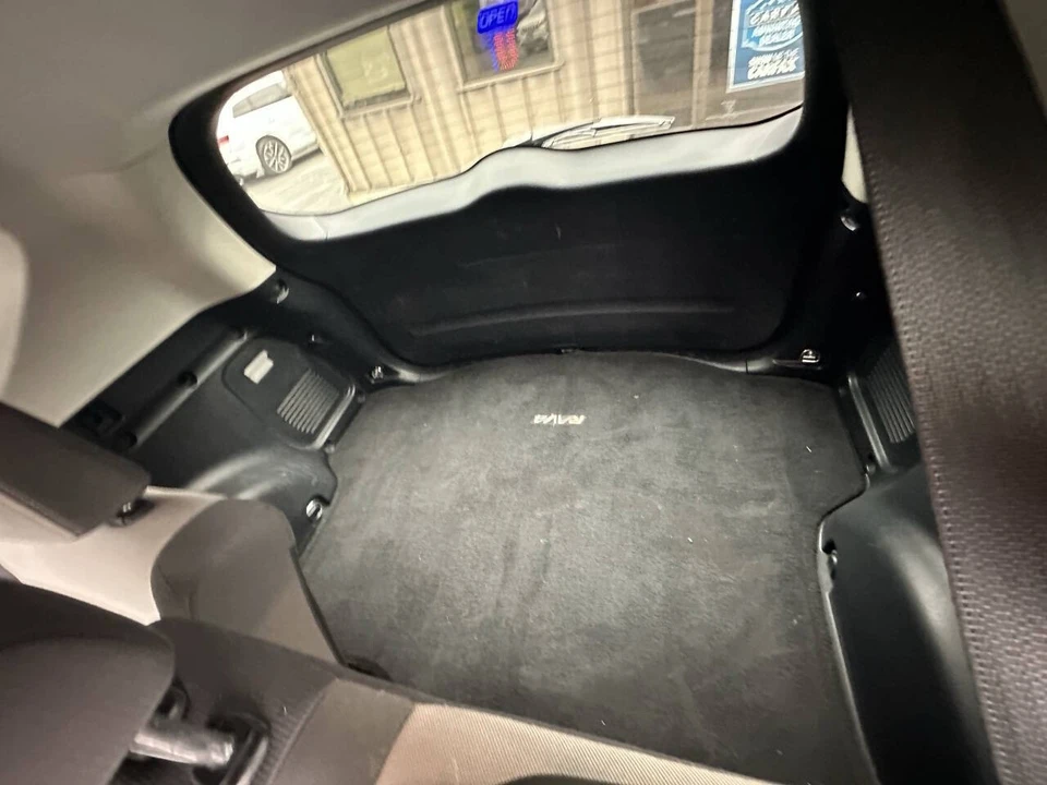 2013 Toyota RAV4 4th Gen - Image 16 of 21