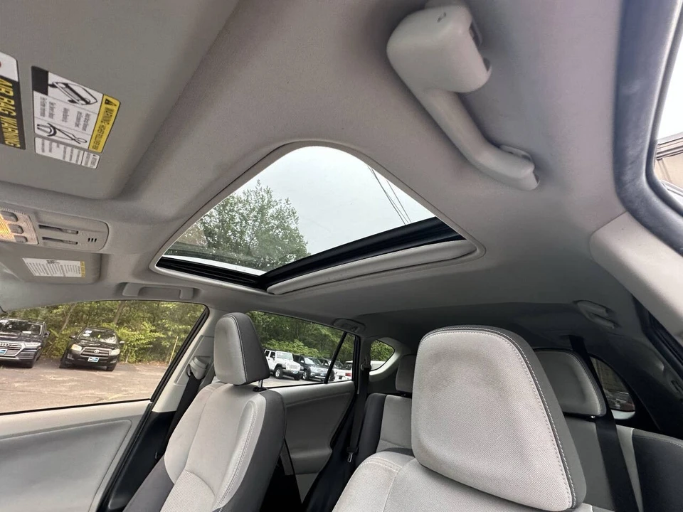 2013 Toyota RAV4 4th Gen - Image 11 of 21