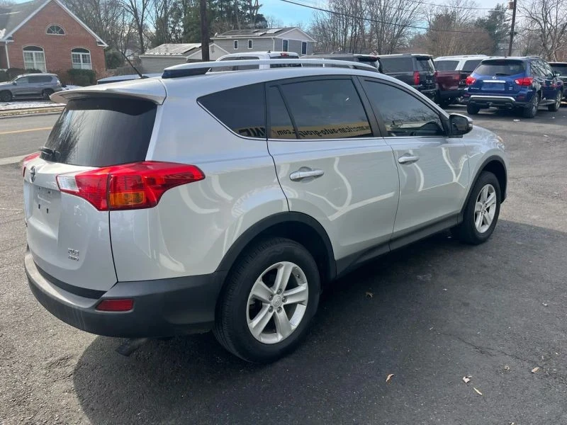 2013 Toyota RAV4 4th Gen - Image 5 of 12