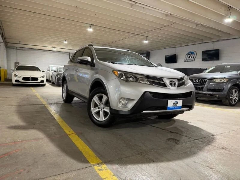 2013 Toyota RAV4 4th Gen - Image 6 of 12