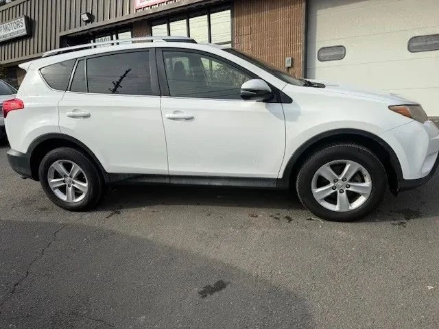 2013 Toyota RAV4 4th Gen - Image 4 of 11