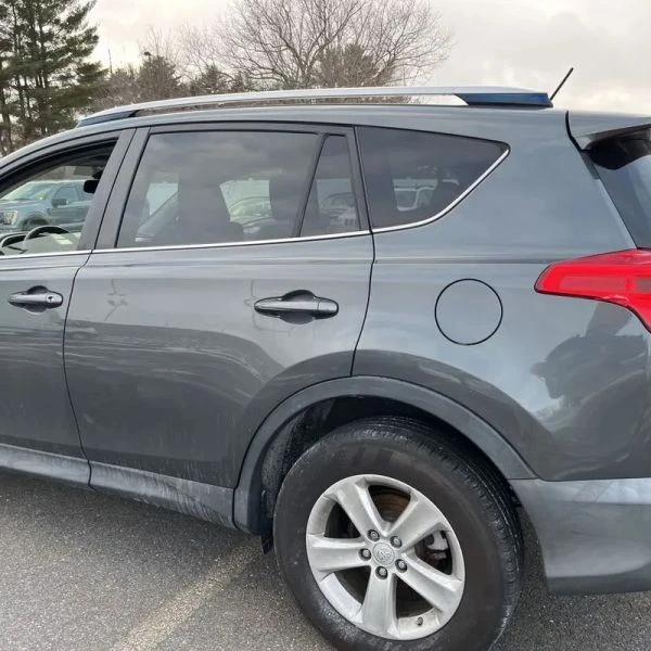 2013 Toyota RAV4 4th Gen - Image 6 of 12