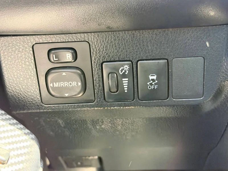 2013 Toyota RAV4 4th Gen - Image 7 of 12