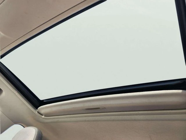 2013 Toyota RAV4 4th Gen - Image 16 of 21