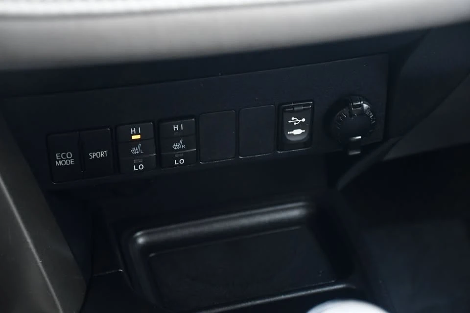 2013 Toyota RAV4 4th Gen - Image 15 of 20