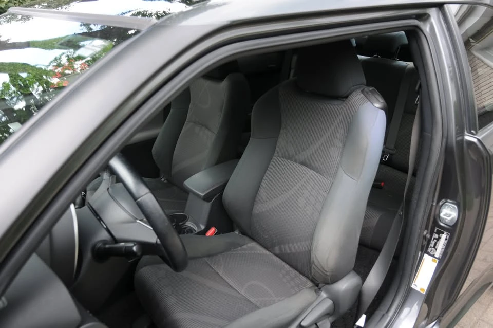 2013 Toyota Celica - Image 10 of 18