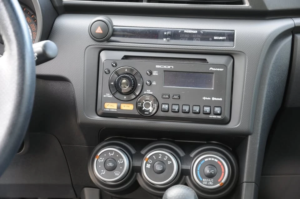 2013 Toyota Celica - Image 15 of 18