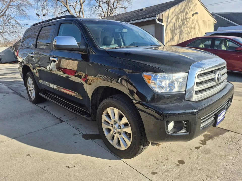 2013 Toyota Sequoia 2nd Gen - Image 2 of 20