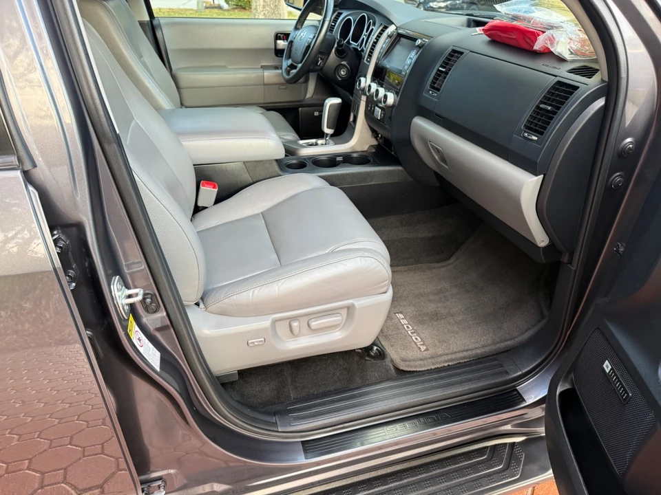 2013 Toyota Sequoia 2nd Gen - Image 15 of 21