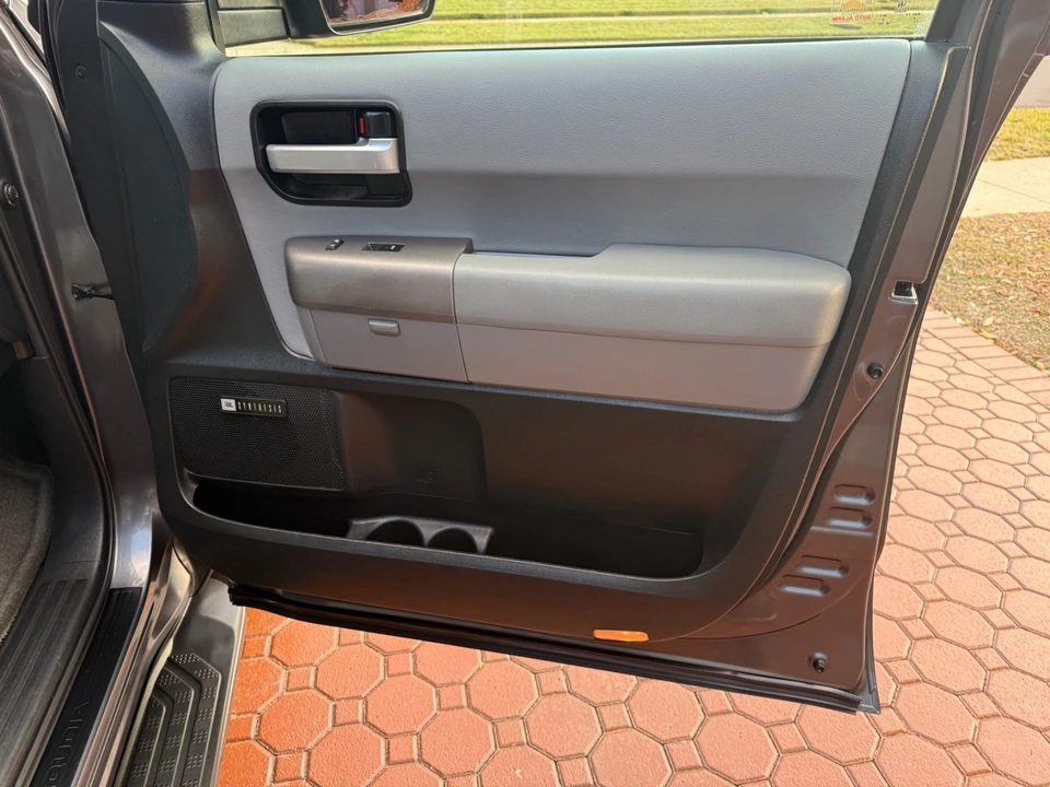 2013 Toyota Sequoia 2nd Gen - Image 16 of 21