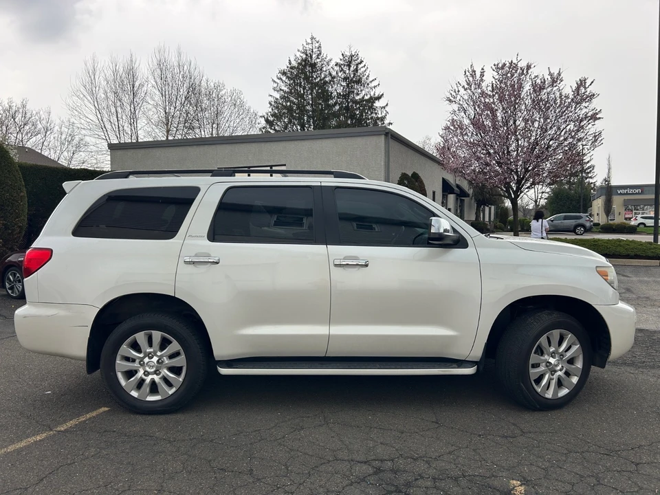 2013 Toyota Sequoia 2nd Gen - Image 3 of 20