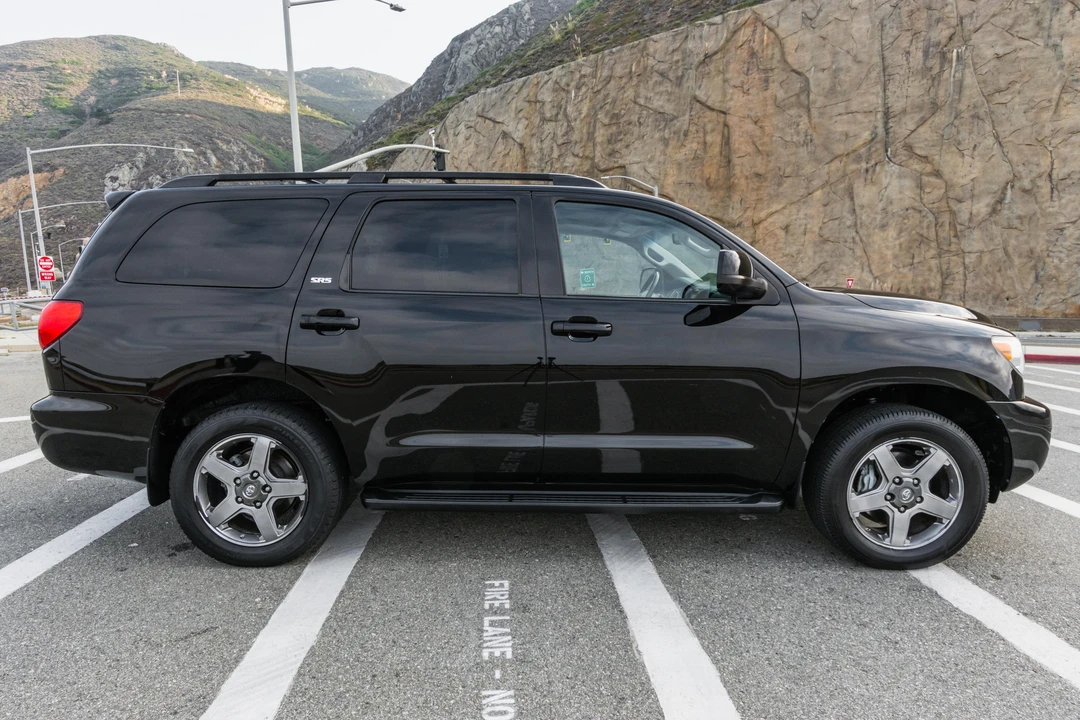 2013 Toyota Sequoia 2nd Gen - Image 3 of 31