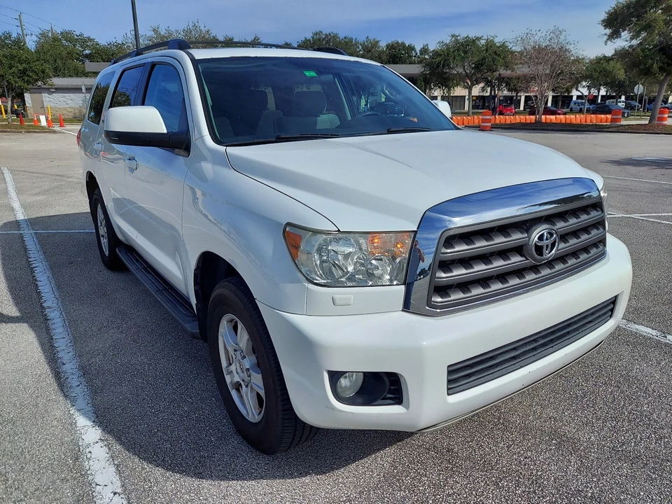 2013 Toyota Sequoia 2nd Gen - Image 7 of 21