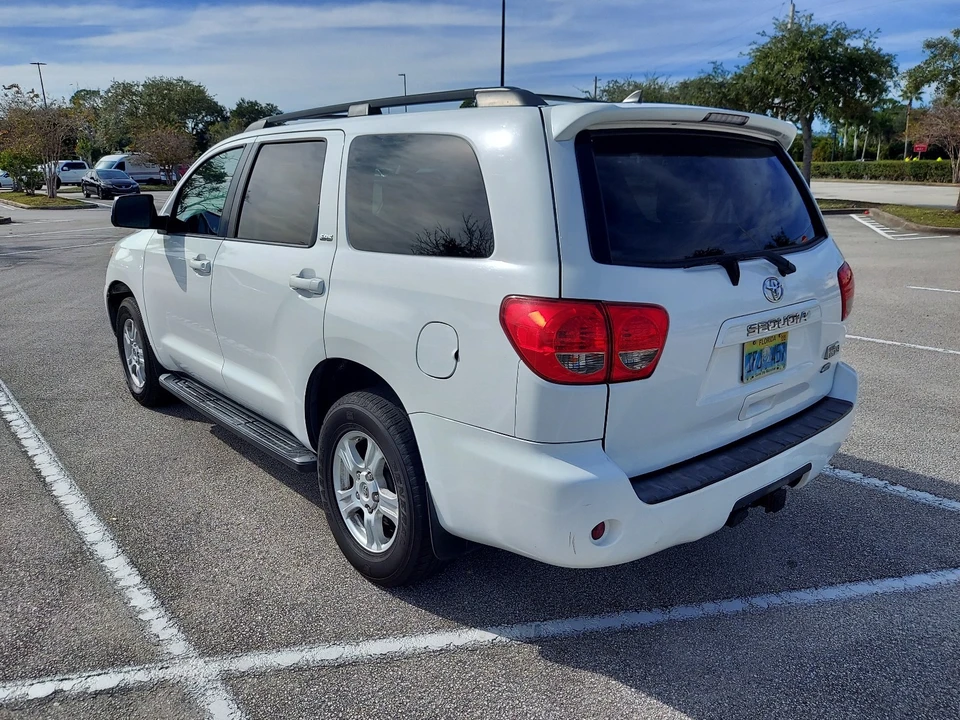 2013 Toyota Sequoia 2nd Gen - Image 3 of 21