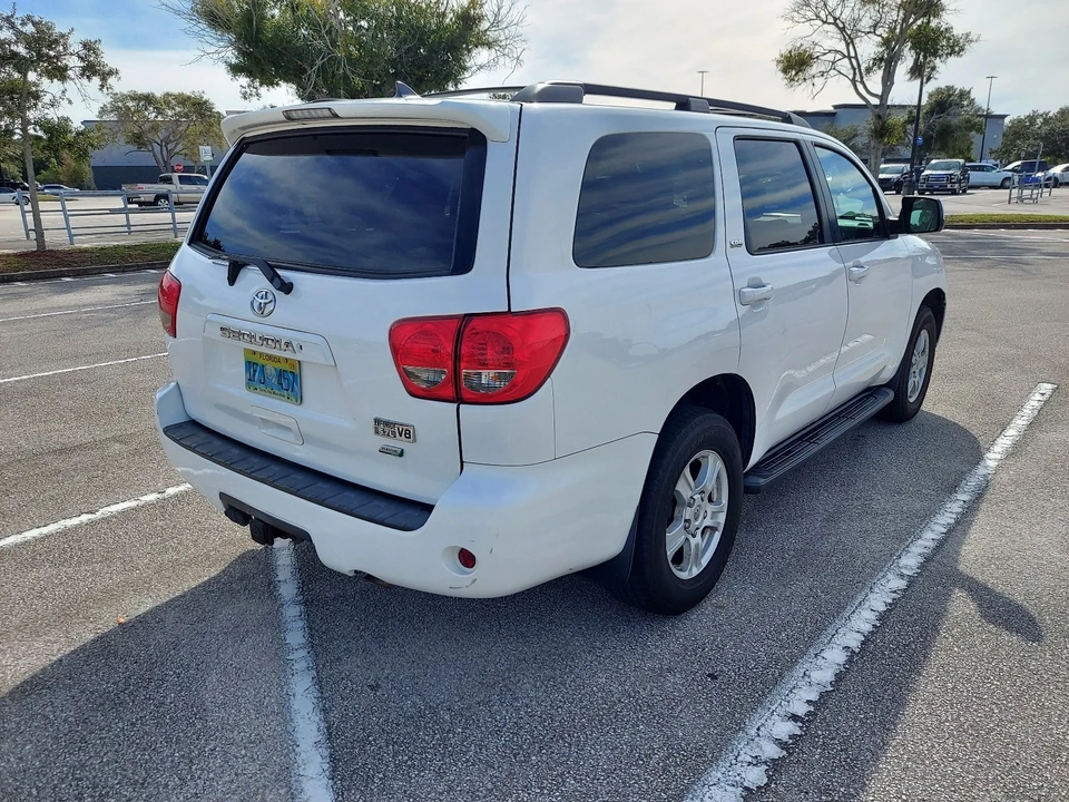 2013 Toyota Sequoia 2nd Gen - Image 5 of 21