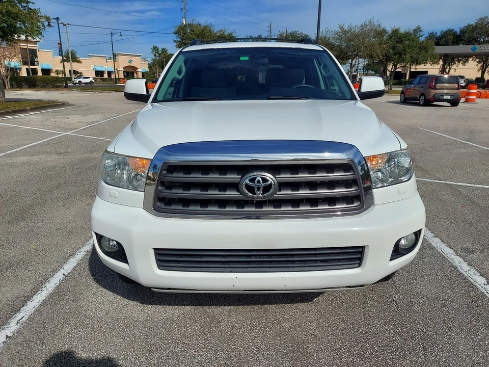 2013 Toyota Sequoia 2nd Gen - Image 8 of 21